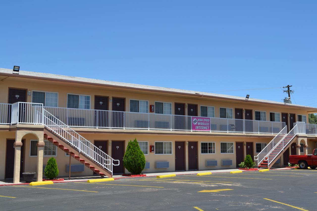 נידלס Budget Inn מראה חיצוני תמונה